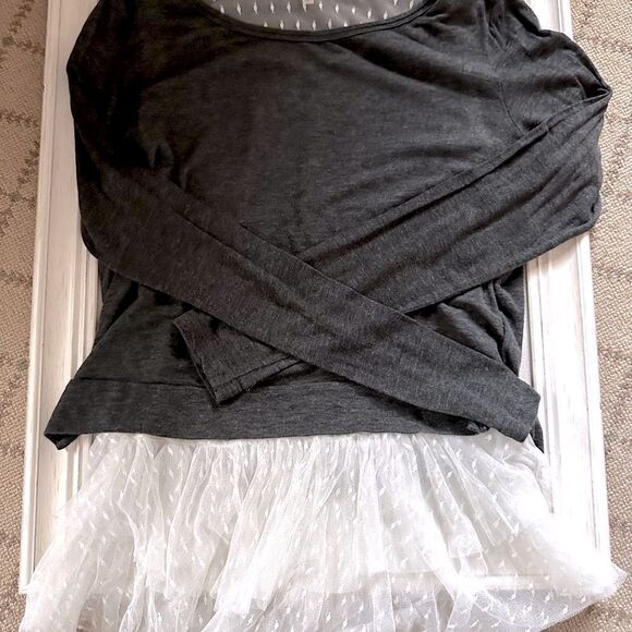 Clu charcoal long sleeve t shirt with lace bottom M - Picture 6 of 10